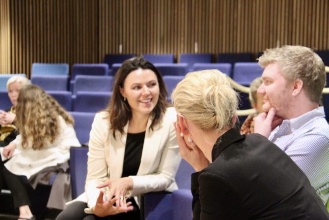 Deltakere under første fellessamling for de tilsluttede bedriftene.