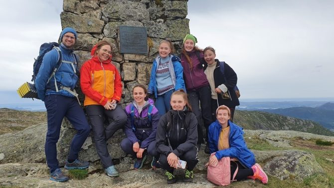 Teaching students in Norway outdoors. Here on top of mount Ulriken in Bergen.